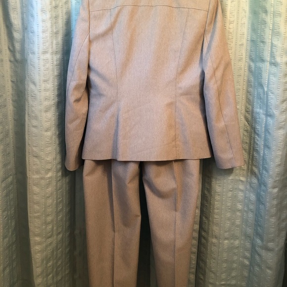 Le Suit Petite Gray Pant Suit Size 10P - Picture 3 of 5